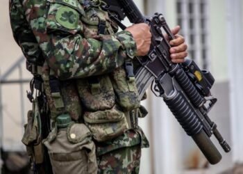 Seis militares colombianos asesinados en una emboscada de las FARC mientras Petro sigue negociando con los terroristas