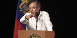 Las insensateces de Gustavo Petro