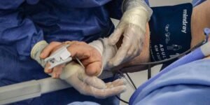 Organizaciones rechazan discurso del Gobierno sobre la reforma a la salud: “Mientras tanto, los pacientes mueren en el presente”