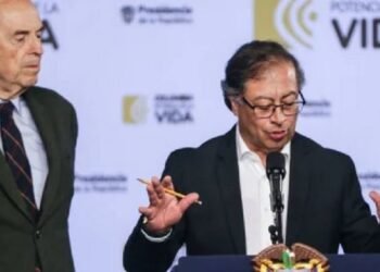 Excanciller Leyva advierte consumo de drogas y alcohol “de la persona que lidera la cima del Estado”