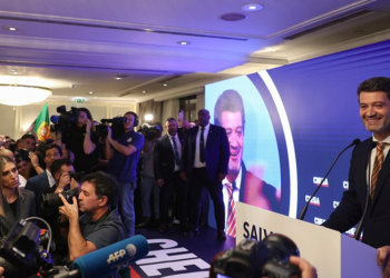 Derechas consolidan avance en Portugal y los socialistas entran en crisis