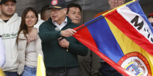 Petro recurre a su pasado guerrillero ante el fracaso de la consulta popular