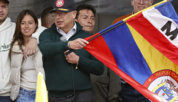 Petro recurre a su pasado guerrillero ante el fracaso de la consulta popular