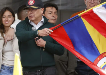 Petro recurre a su pasado guerrillero ante el fracaso de la consulta popular