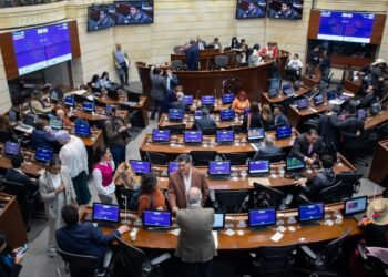 El Gobierno de Petro amenaza con imponer la consulta popular por decreto si el Senado de Colombia no se pronuncia