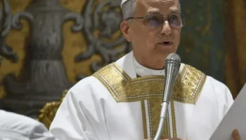 León XIV denuncia el declive de la fe en favor del «dinero» o el «poder»