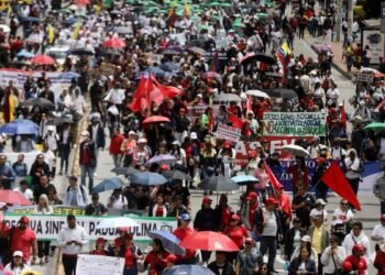 Sectores productivos de varias regiones del país rechazan convocatoria de paro nacional el 28 y 29 de mayo
