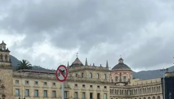 “Más palomas que adeptos»: criticaron baja asistencia en Plaza de Bolívar durante el paro