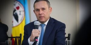 Efraín Cepeda le lanza advertencia a Petro si firma decreto de consulta popular