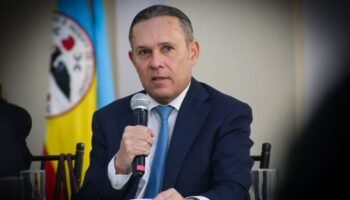 Efraín Cepeda le lanza advertencia a Petro si firma decreto de consulta popular