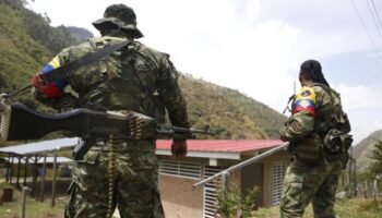 Ejército asegura que exmilitares rusos están entrenando a disidencias de las Farc con drones explosivos