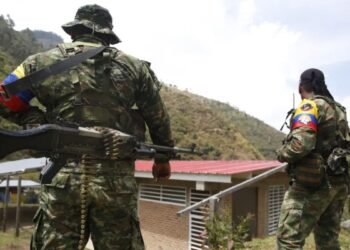 Ejército asegura que exmilitares rusos están entrenando a disidencias de las Farc con drones explosivos