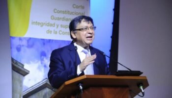 Presidente de Corte Constitucional a Petro: Respeto al orden comienza por el jefe de Estado