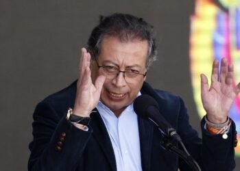 “Ministro que no firme el decreto de la consulta popular se va”: Petro