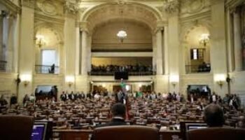 Son las instituciones, estúpido