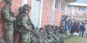 Nueva asonada contra 31 militares: comunidad en el Cauca (presionada) los secuestró