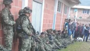 Nueva asonada contra 31 militares: comunidad en el Cauca (presionada) los secuestró