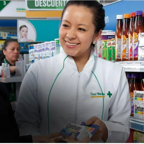 ¿Cuánto pagan en Cruz Verde? Hay 200 vacantes en Bogotá y sueldos de $ 1'623.000