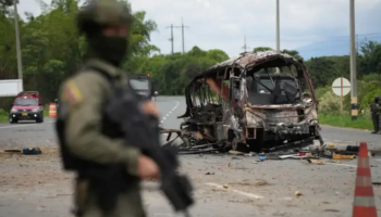 24 atentados con explosivos en Colombia dejan 8 muertos, tres días después de ataque a Miguel Uribe