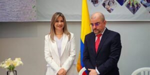 Sigue creciendo número de aspirantes presidenciales por firmas: ya son nueve