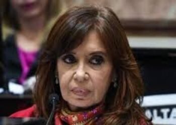Corte Suprema de Argentina confirma condena de 6 años de prisión e inhabilitación perpetua contra la expresidenta Cristina Fernández por corrupción