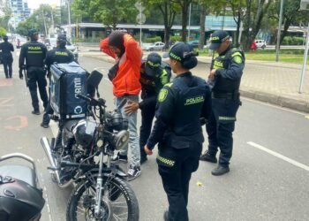 Crece la incertidumbre económica por más gasto, deuda e impuestos