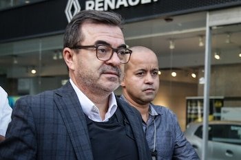 Se revela red de contratos ilícitos con respaldo de 40 políticos