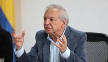 Exministro Ricardo Bonilla habría ordenado beneficiar a congresistas en escándalo de UNGRD