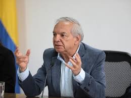 Exministro Ricardo Bonilla habría ordenado beneficiar a congresistas