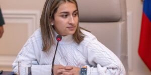 Laura Sarabia advierte que viene crisis de pasaportes y acusa a Saade de torpedear el proceso