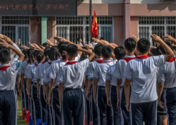 Exprofesores chinos explican cómo el PCCh ha politizado la educación para mantener su control
