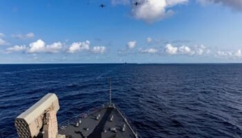 EE. UU. despliega buques de guerra frente a Venezuela en una de sus mayores operaciones militares en el Caribe