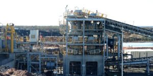 Salida masiva de inversionistas de Colombia tras rebaja de calificación y ruptura de Regla Fiscal