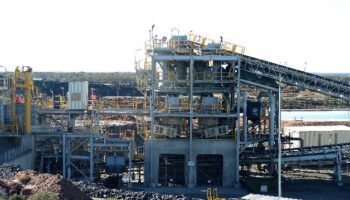 Salida masiva de inversionistas de Colombia tras rebaja de calificación y ruptura de Regla Fiscal