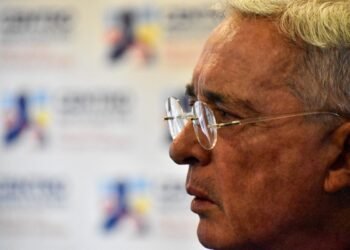 Condenado a doce años de prisión domiciliaria el expresidente colombiano Álvaro Uribe