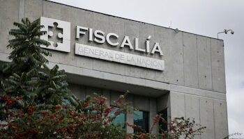 Fiscalía emitió orden para impedir la captura de criminales vinculados a diálogos de paz con el Gobierno: “Si los atrapan, deben quedar libres”