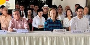 Gobierno Petro firmó millonarios contratos con negociadores de paz pese a que algunos diálogos están suspendidos