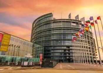 Parlamento Europeo culpa a la Presidencia de Colombia de profundizar la polarización con un discurso agresivo