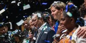 Objetivo: buscar plata debajo de las piedras para financiar la campaña