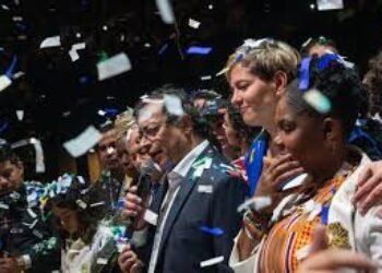 Objetivo: buscar plata debajo de las piedras para financiar la campaña
