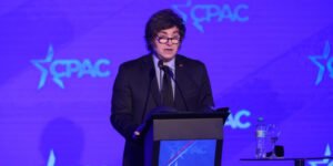 «No hay cambios a medias. Hacemos las reformas necesarias o nos quedamos a medio camino»