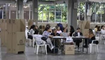 De las mesas vacías a las urnas repletas