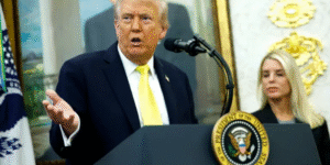 Trump dice que autorizó operaciones encubiertas de la CIA en Venezuela