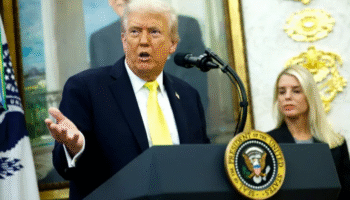 Trump dice que autorizó operaciones encubiertas de la CIA en Venezuela