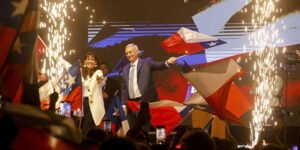 Kast plantea una terapia de choque para Chile: capitalismo, menos impuestos y recortes