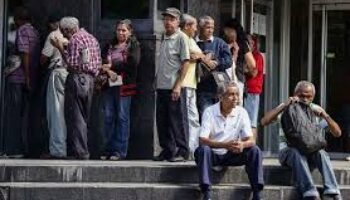 Gobierno Petro se alista para decidir sobre billones de pesos de pensiones; denuncian falta de conocimiento técnico
