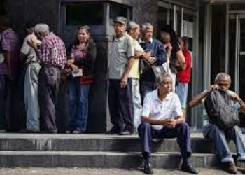 Gobierno Petro se alista para decidir sobre billones de pesos de pensiones; denuncian falta de conocimiento técnico