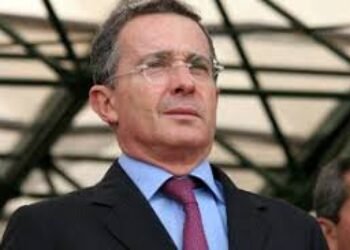 “Si Abelardo es el que pasa a la segunda vuelta, estaremos con él”: Uribe sobre candidatura presidencial de De la Espriella