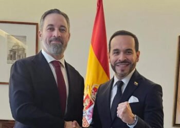 Abascal se reúne con De la Espriella, candidato a presidir Colombia, que firma la Carta de Madrid junto a Meloni, Milei o Corina Machado