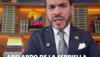 Abelardo De La Espriella reacciona a la ENCUESTA en la que derrota a Iván Cepeda | El Debate